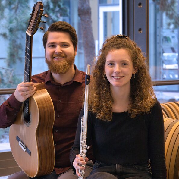 Querflötistin Annkathrin Maroth und der Gitarrist Niklas Halm.