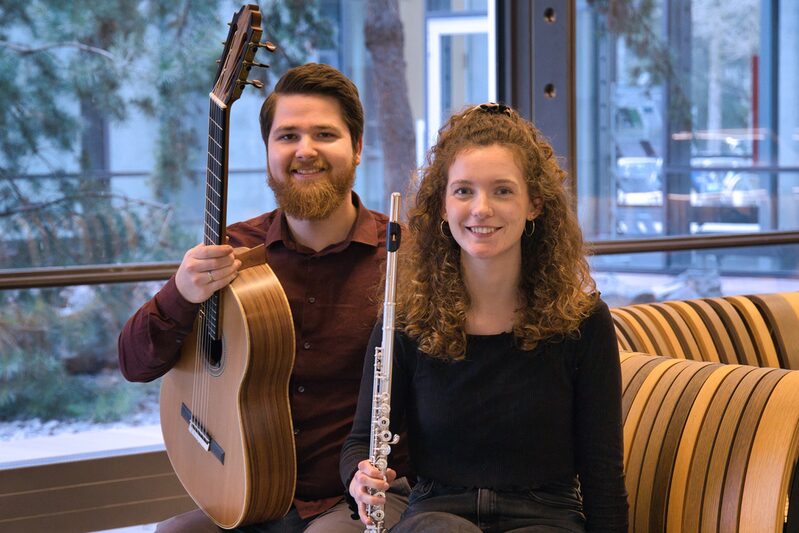 Querflötistin Annkathrin Maroth und der Gitarrist Niklas Halm.