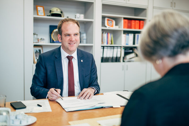 Bürgermeister Dirk Breuer im Gespräch