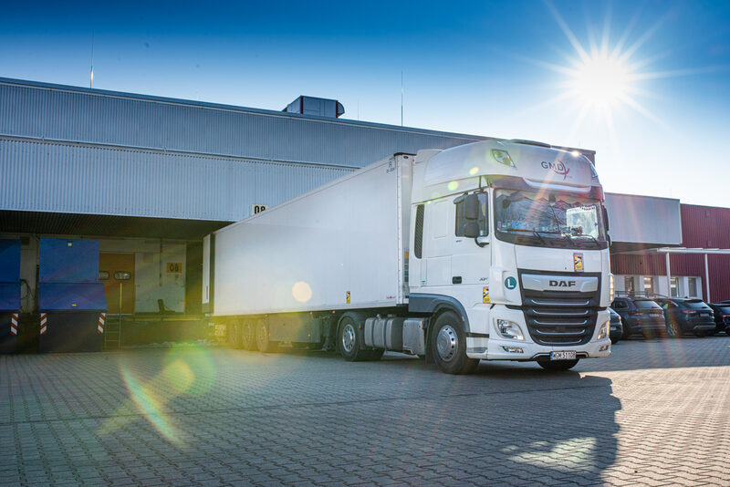 LKW mit Sachspenden aus der Sammelaktion aus Hürth